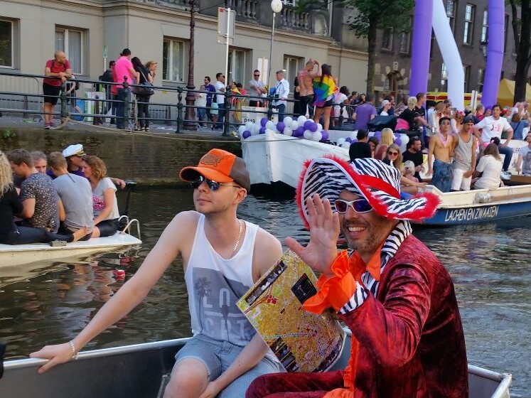 Boot huren tijdens Gay Pride 2026 - Sloep op Amsterdamse grachten tijdens Canal Parade