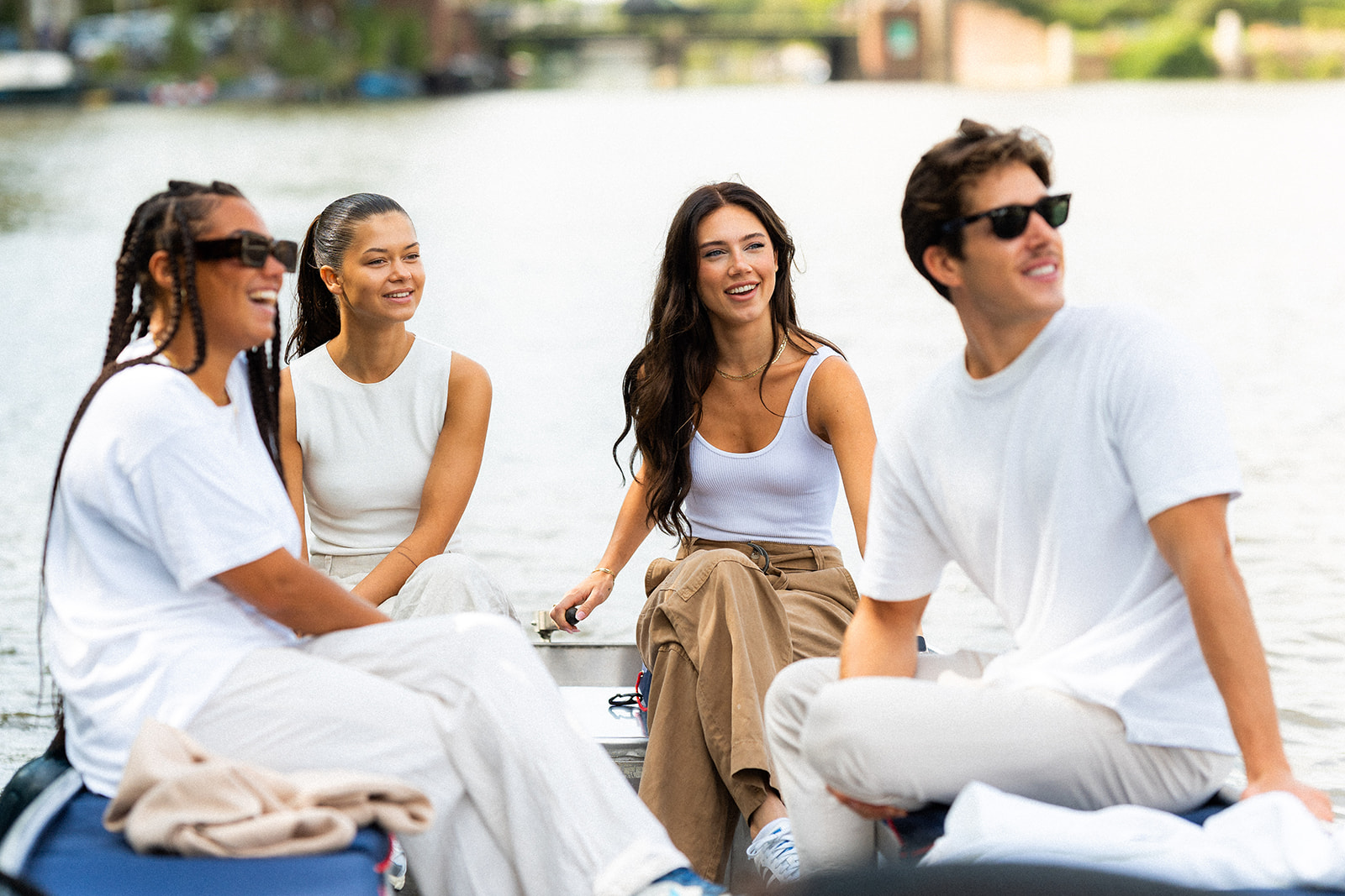 Gezellig varen in elektrische sloep