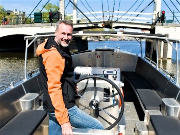 Bootverhuur met schipper Amsterdam Bootverhuur inclusief schipper op de Amsterdamse grachten