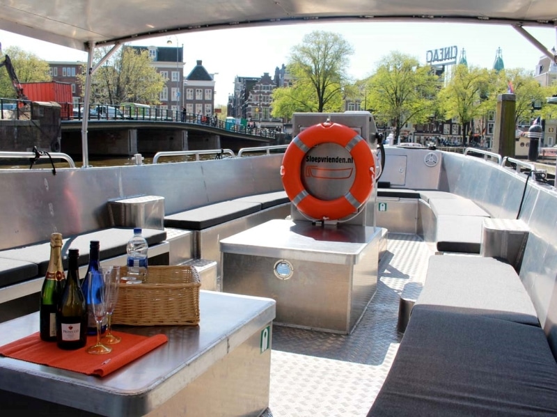 Sloep huren Amsterdam met schipper en catering Sloep huren Amsterdam met schipper en catering