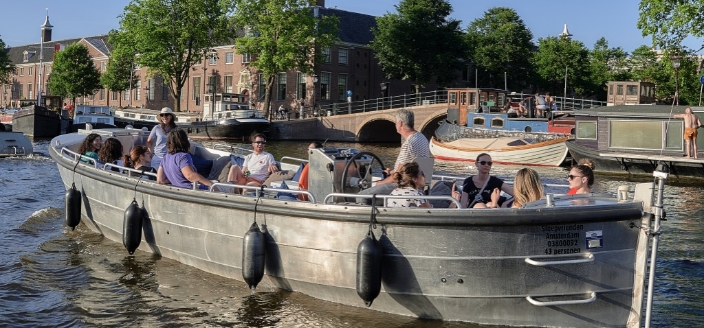Sloep huren Amsterdam met schipper Mieten Sie ein Boot in Amsterdam mit Skipper