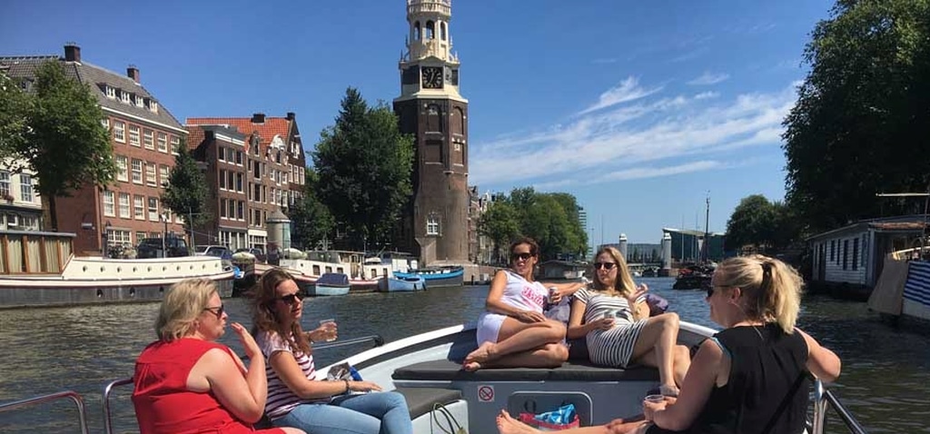 Varen in Amsterdam vaartocht grachtengordel Segeln in Amsterdam Grachtengürtel-Bootstour