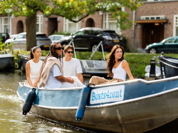 Boats4rent gift voucher Four people in a boat